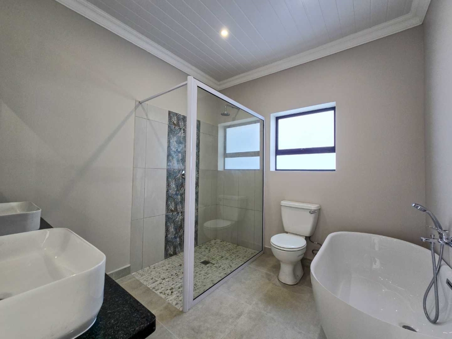 3 Bedroom Property for Sale in Stilbaai Wes Western Cape